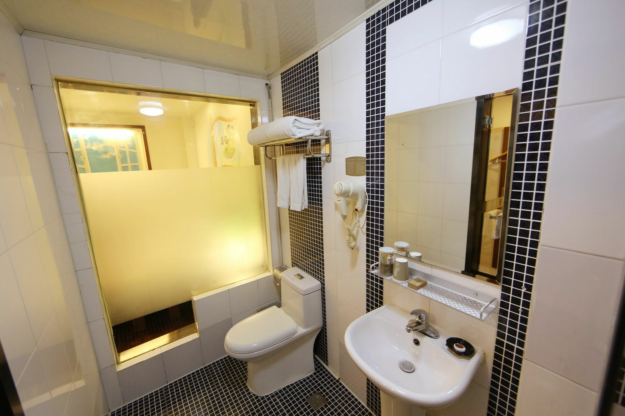 Nostalgia Hotel Beijing- Xidan מראה חיצוני תמונה